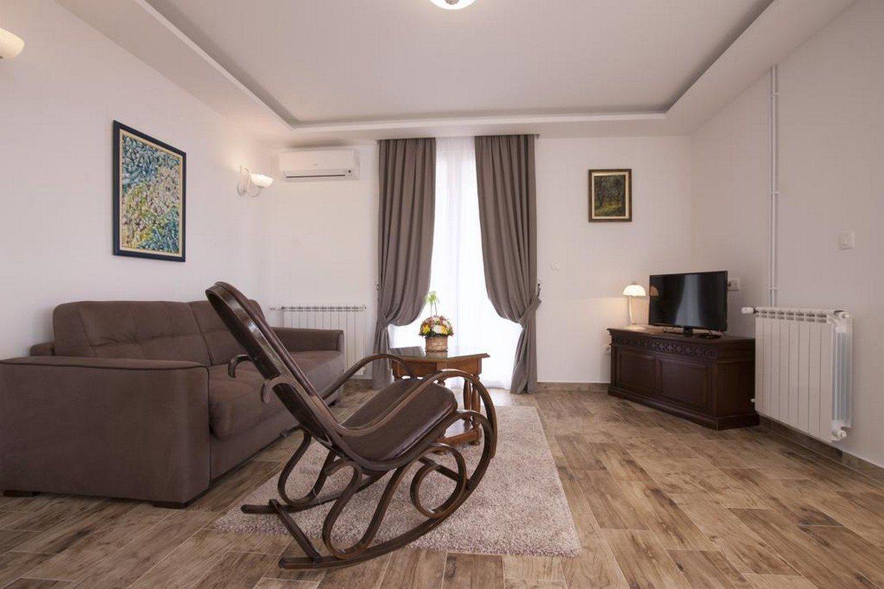 Guest House Medin Petrovazzo Esterno foto