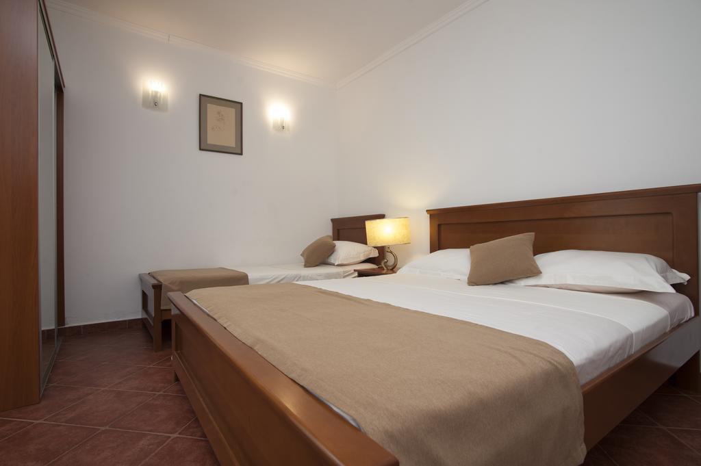 Guest House Medin Petrovazzo Esterno foto