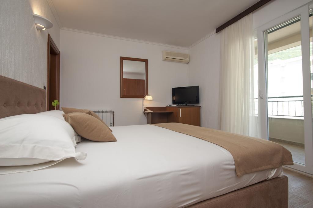 Guest House Medin Petrovazzo Esterno foto
